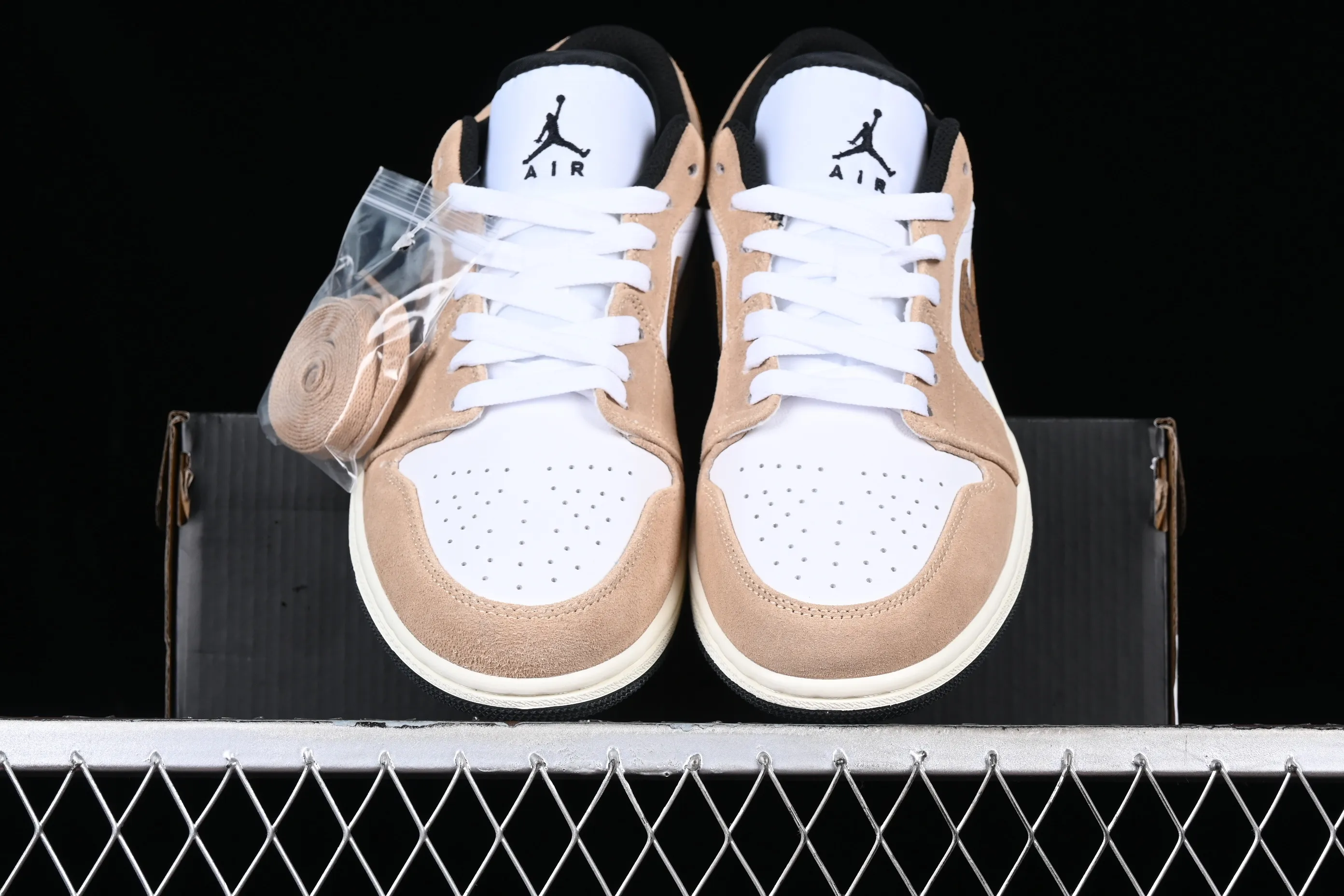 All categories Air Jordan Jordan series basketball shoes Air Jordan 1 Low Air Jordan 1 Low AJ1 Joe 1 white and yellow burst pattern low-top cultural casual sneakers DZ4130-201